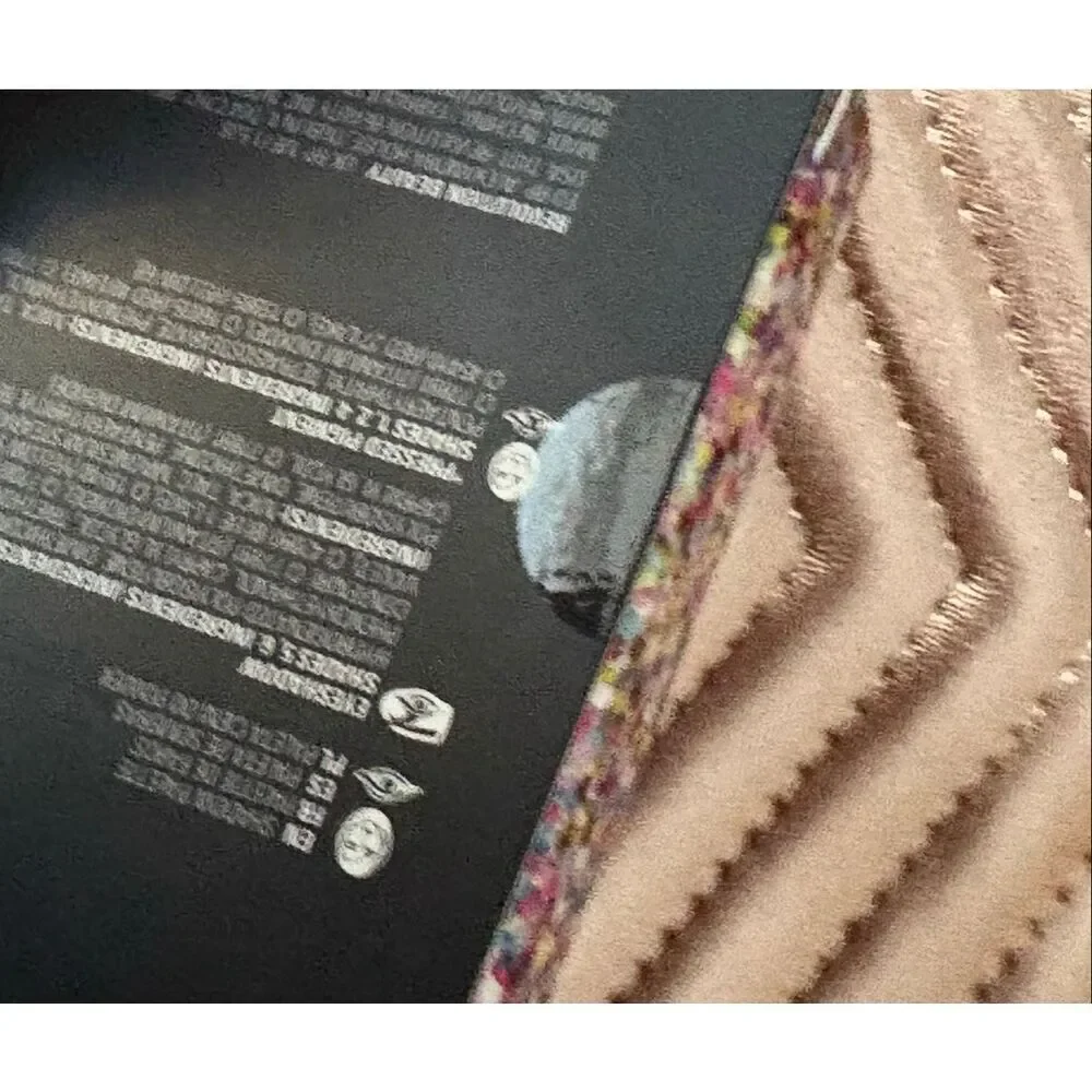 MAKEUP REVOLUTION - NWT - Power Shadow Palette in 